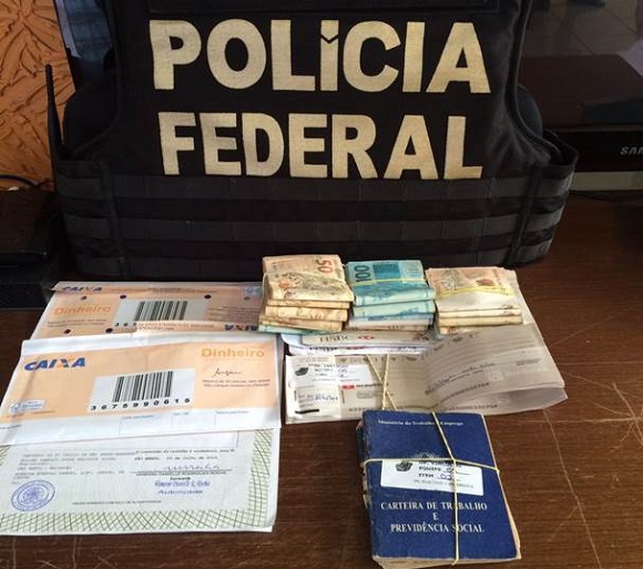 Documentos e dinheiro apreendidos na Operação Vínculos, ação da Força-Tarefa Previdenciária no Maranhão. Fotos: Divulgação/Polícia Federal